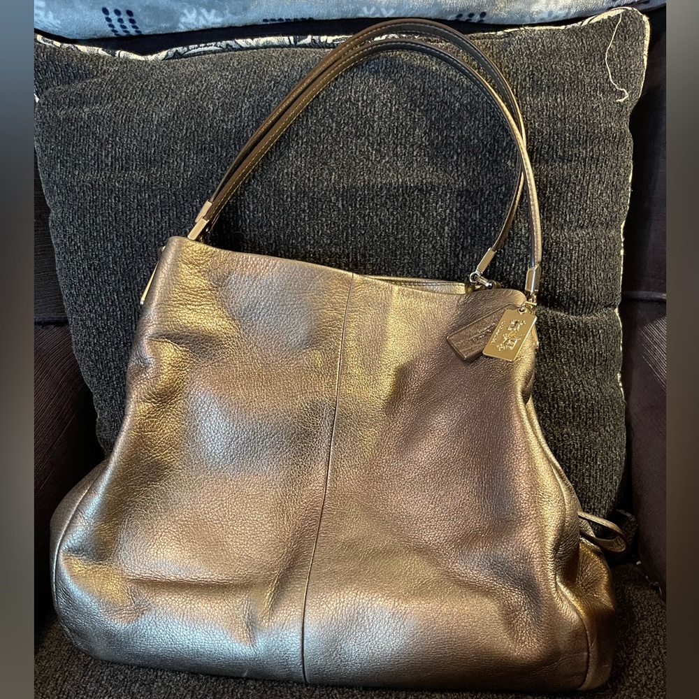 Coach in bronze/gold w gold hardware